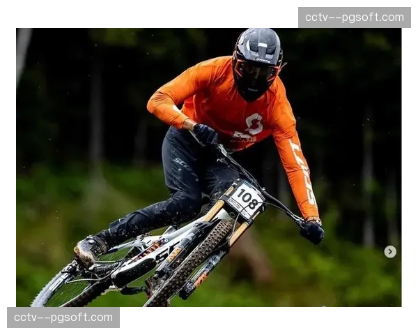 赛道第二跳偏置落地设计成为车手练习阶段重点攻克难点