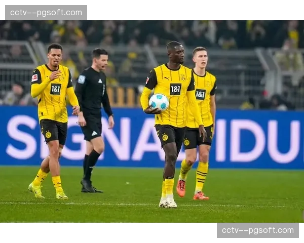 即时战报：多特蒙德3-1霍芬海姆，马伦传射建功，阿德耶米替补破门。