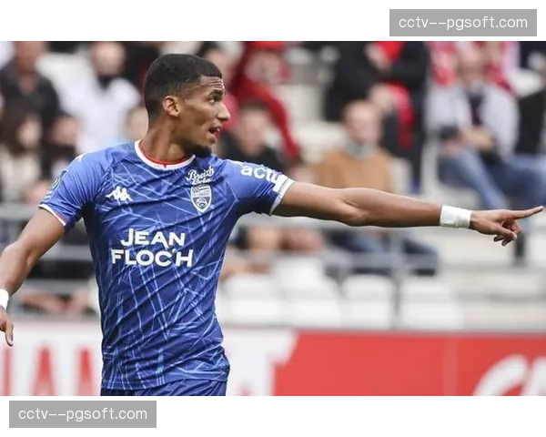 洛里昂队长接受专访:相信球队能完成保级目标 洛里昂队长接受专访:相信球队能完成保级目标